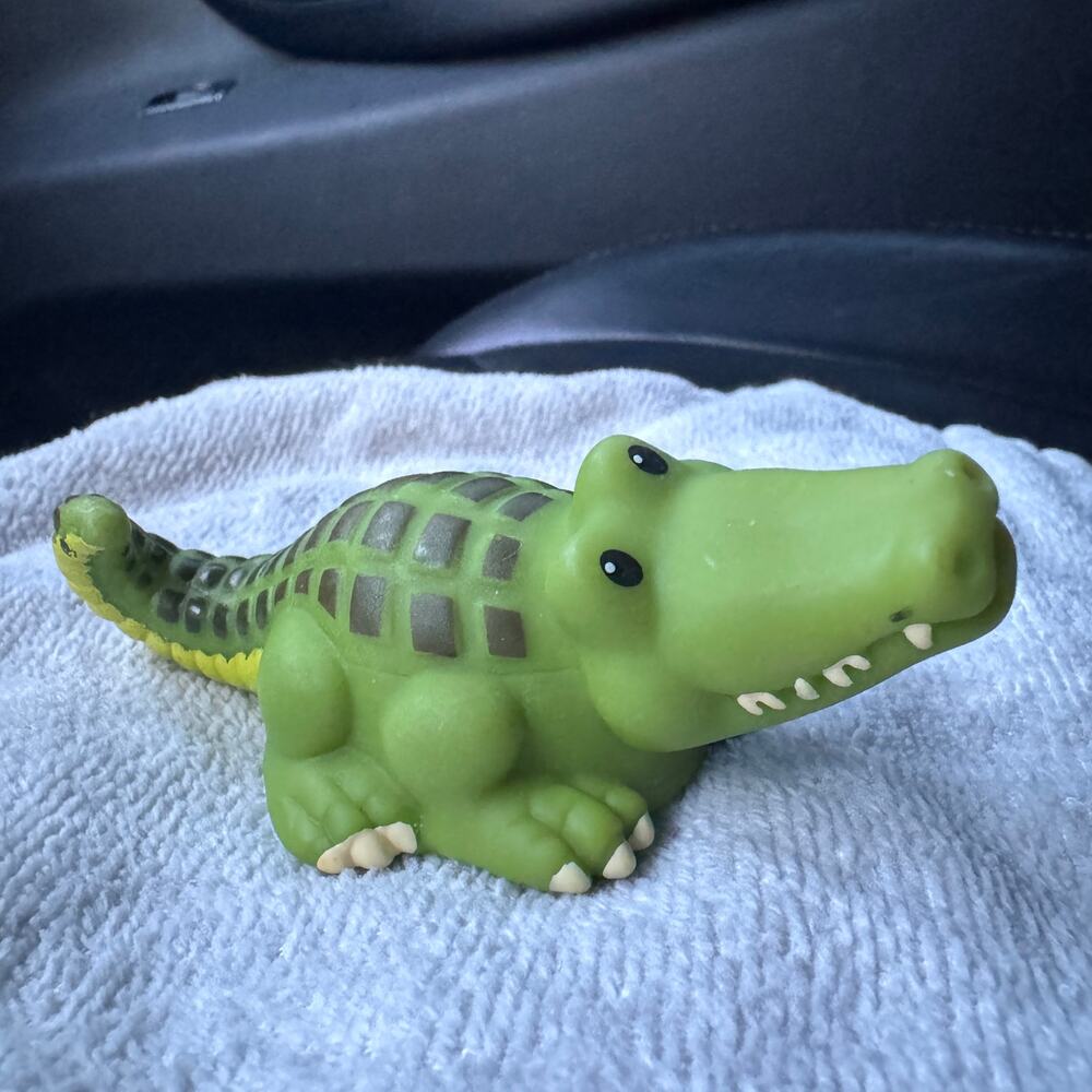 Fisher Price Little People Zoo Alligator Crocodile Animal‎ Figure 2011 Mattel